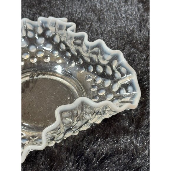 Vintage Hobnail Glass Bowl With Ruffled Opalescent Edges - Picture 3 of 8